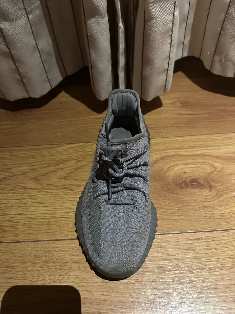 Tênis Yeezy Cinza - Foto 3