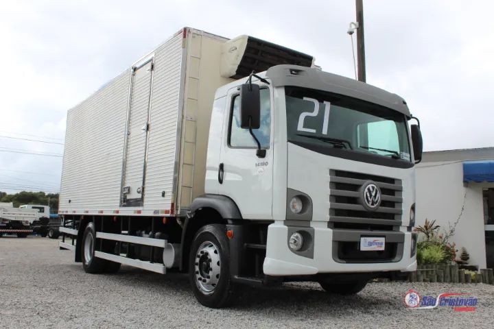 Vw 14-190 com bau refrigerado