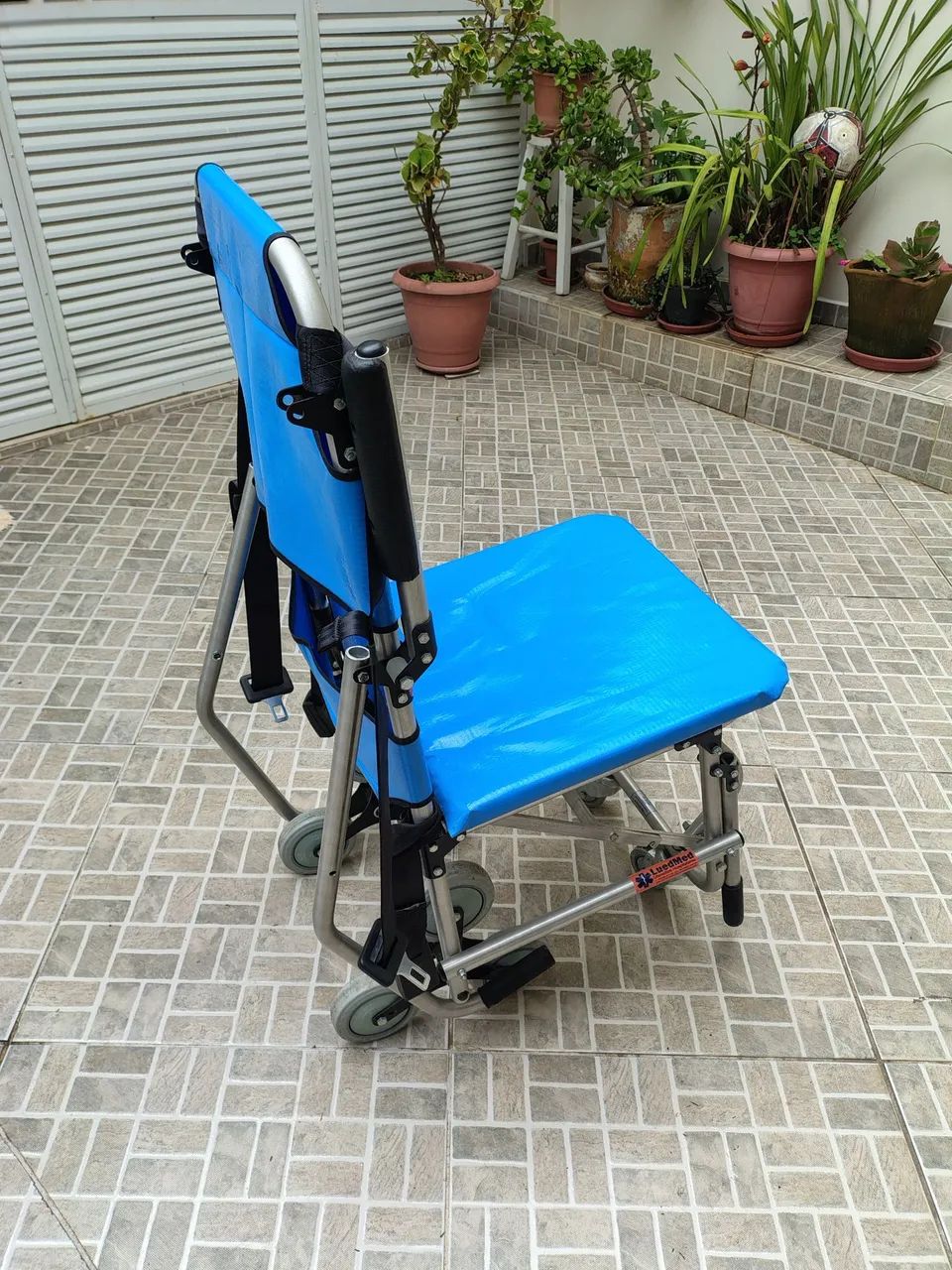 Cadeira de rodas sobe escadas  - Foto 3
