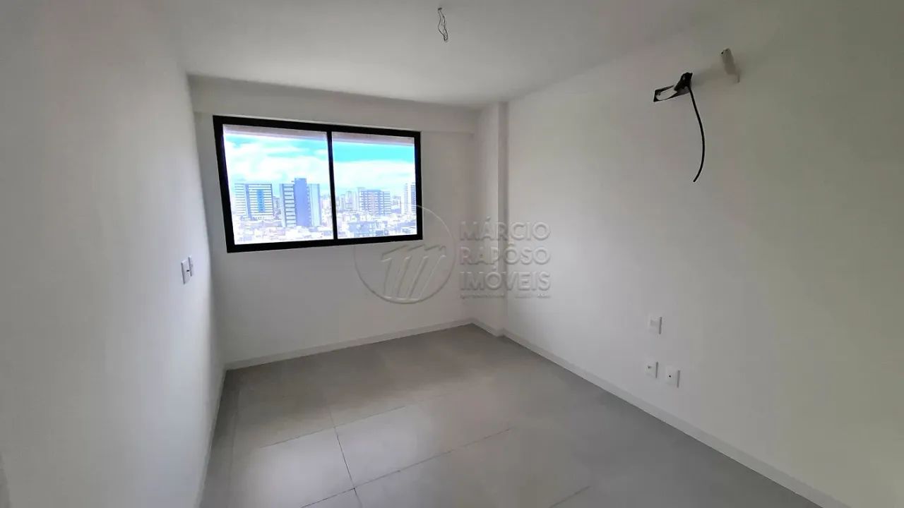 Apartamento com 3 Quartos e Varanda à venda no Edf. Ravenna na Ponta Verde - Foto 2