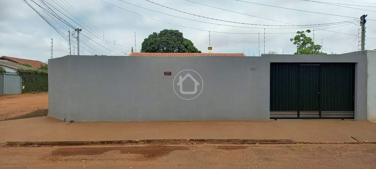 CASA COM SUÍTE + 2 QUARTOS EM ESQUINA. - Foto 3