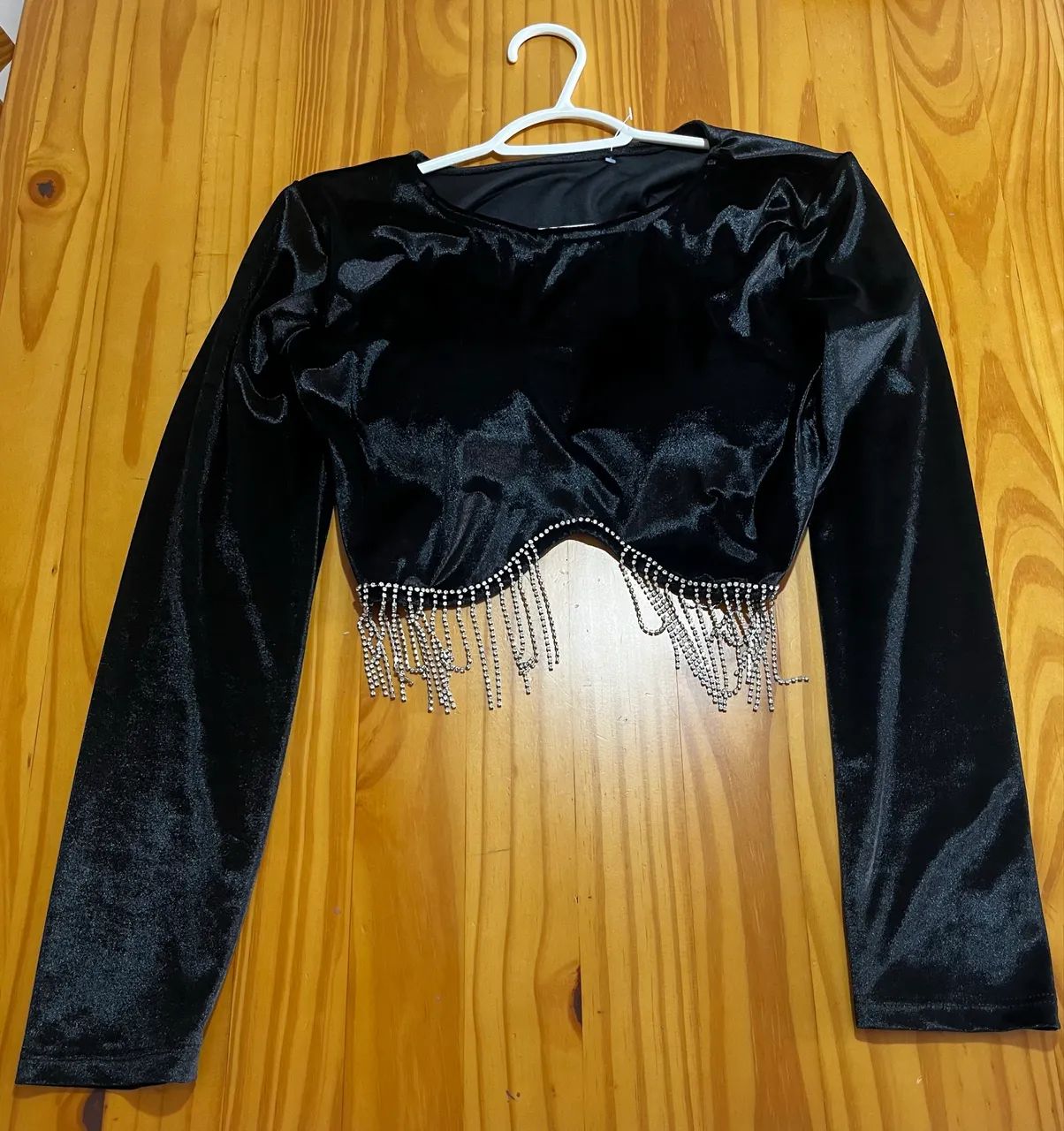 Blusa preta com brilhos - Foto 3