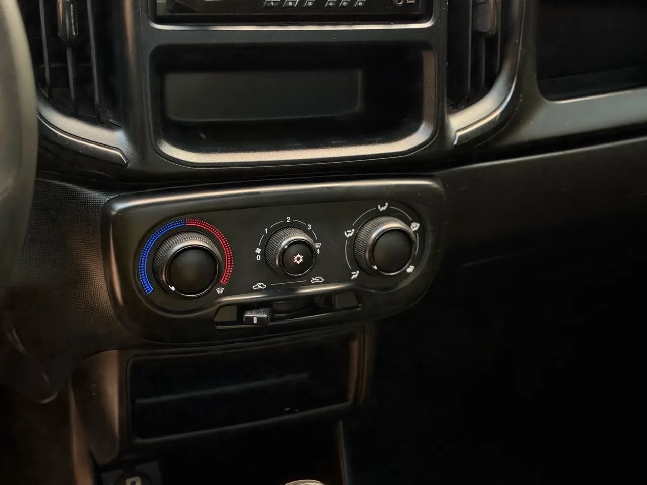 Fiat Strada Endurance 1.4 Flex 8V CS Plus 2023 - Foto 4