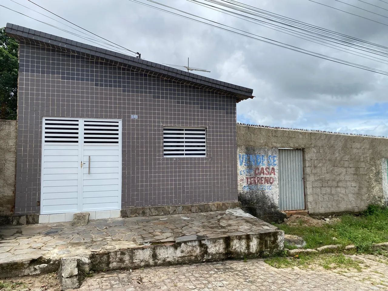 Vende-se Excelente Propriedade: Casa com Amplo Terreno Lateral