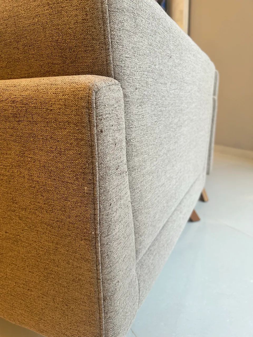 Vendo par de poltronas modernas, extremamente confortáveis e muito bem conservadas. - Foto 5