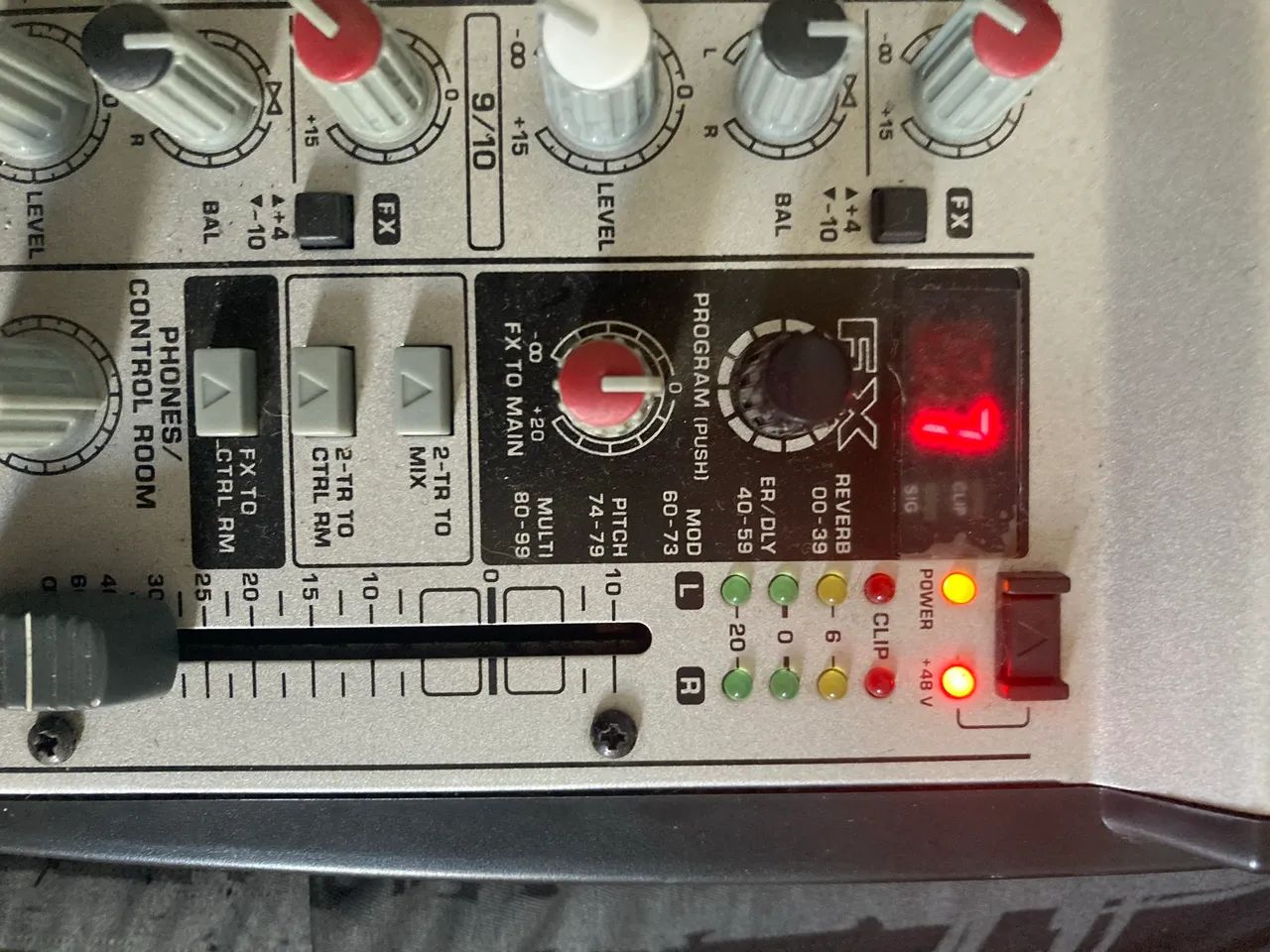 Mesa de som behringer ub1202fx - Foto 2
