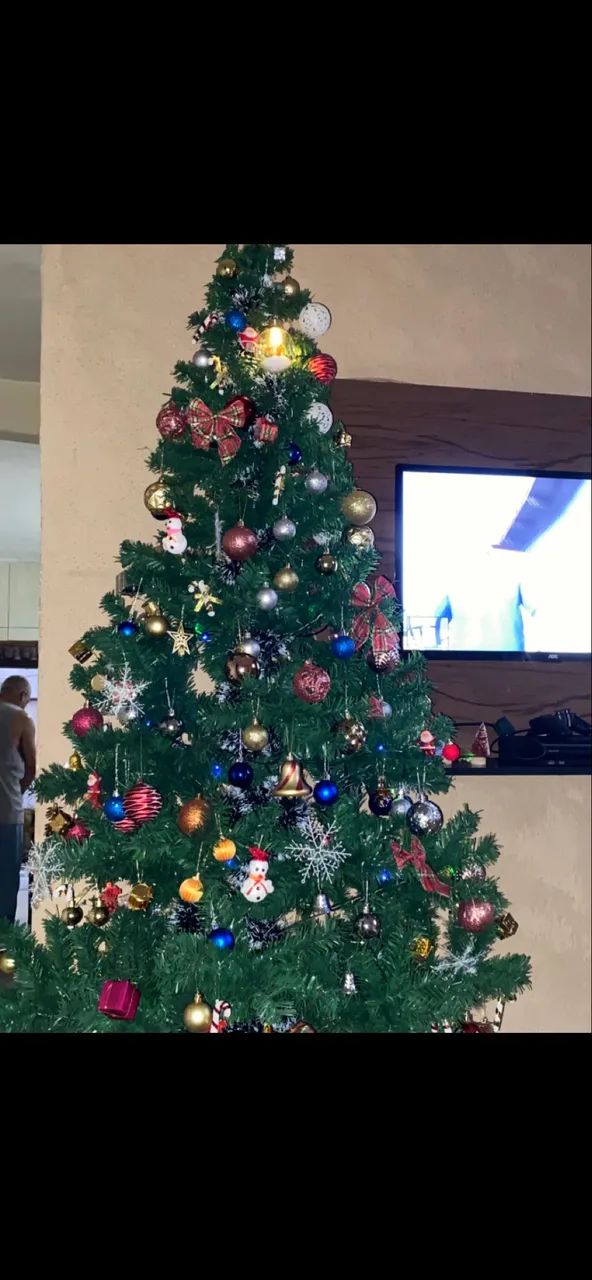 ÁRVORE DE NATAL 2M COM DECORAÇÃO E PISCA PISCA  - Foto 3