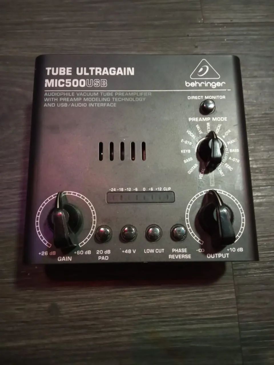 Pré-amplificador Valvulado e Interface USB - Behringer MIC 500