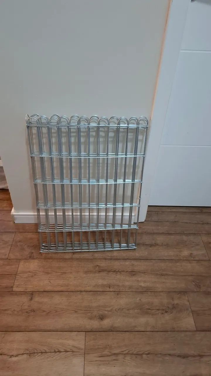 Cercado de metal tamanho 1m X 1m de largo e 70cm de alt. Dobrável, semi novo para cães. - Foto 2