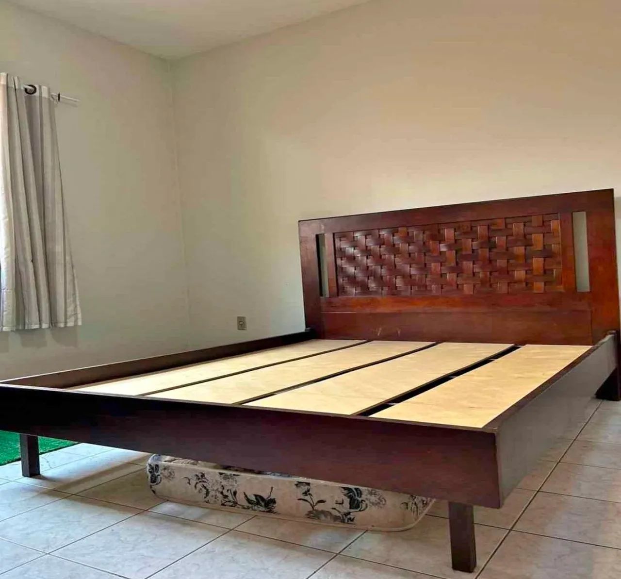 Cama queem.madeira macica 