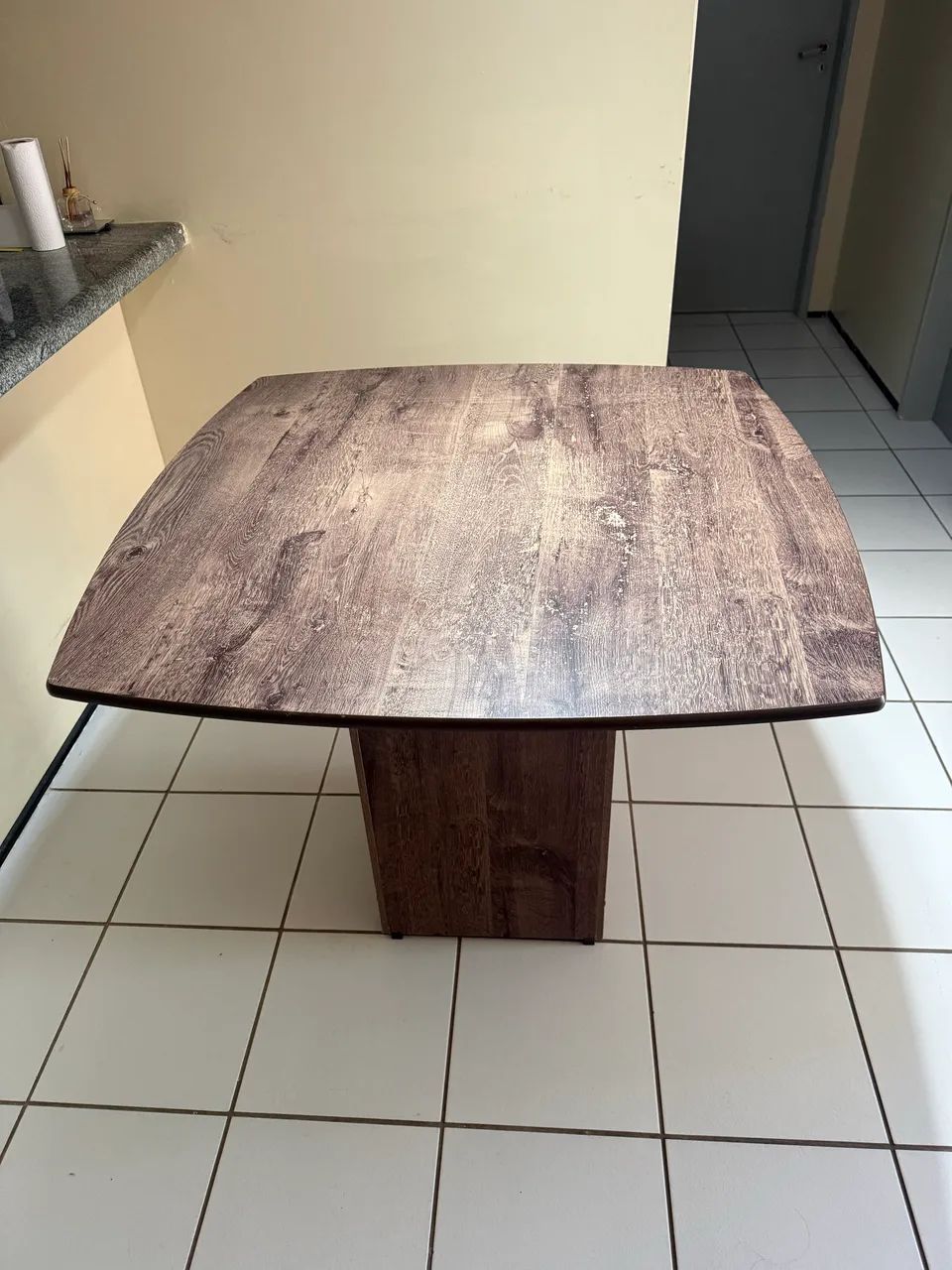 Mesa com 4 cadeiras  - Foto 2