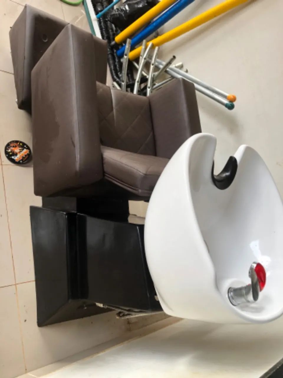 Lavatório para salão de beleza Cuba de porcelana. Bem conservado ...