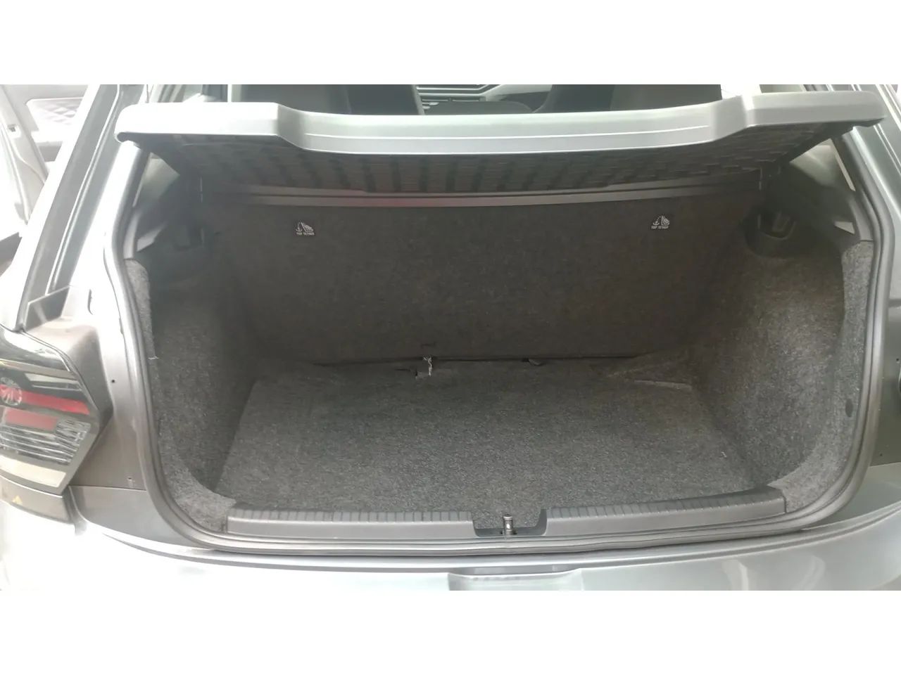 Volkswagen Polo Track 1.0 Flex 12V 5p, foto 14 de 15