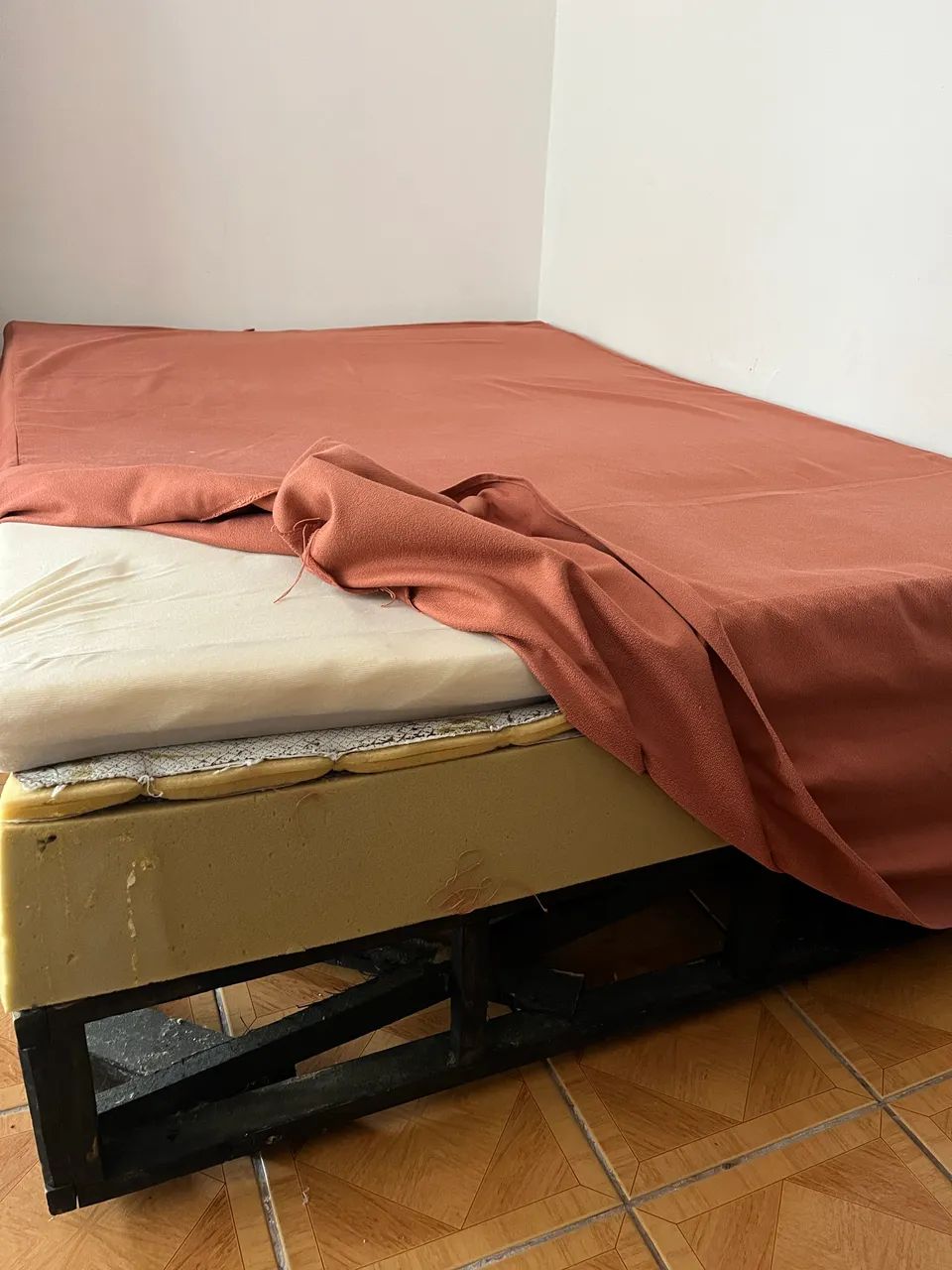 Cama box recondicionada 