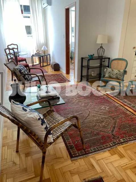 Apartamento : / Residencial / Copacabana