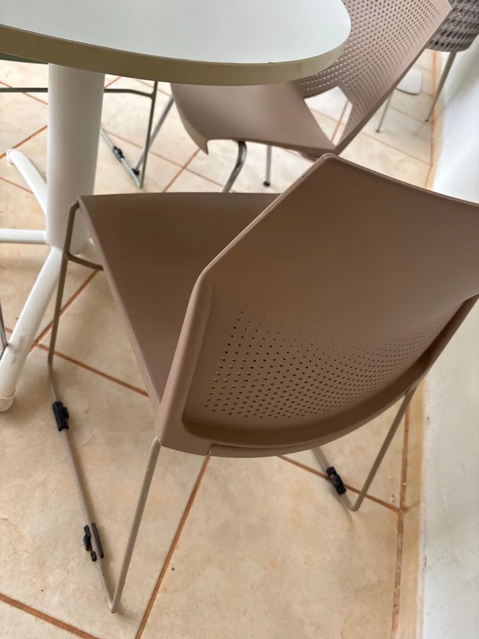 Conjunto mesa e cadeiras  - Foto 2