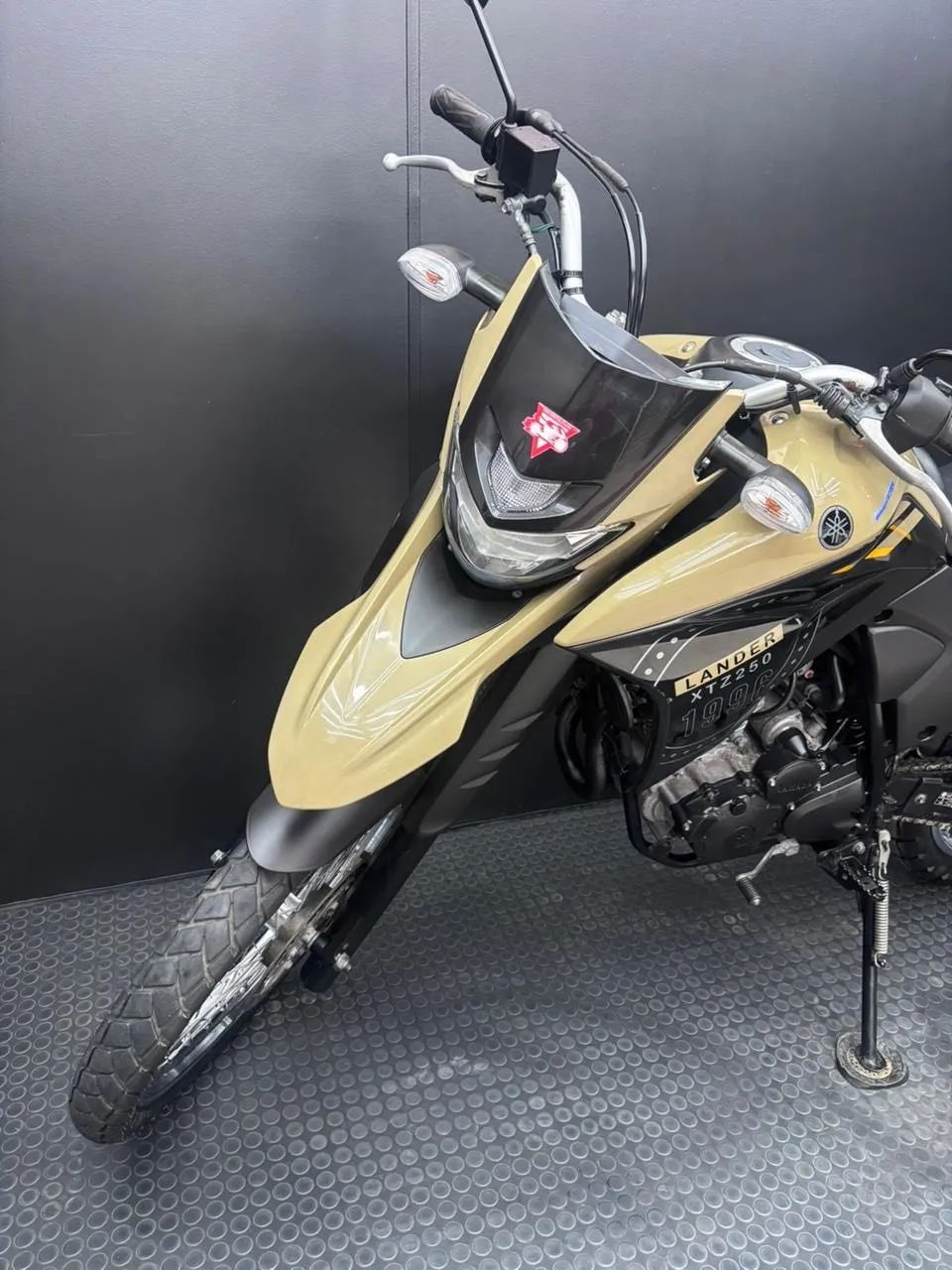 XTZ 250 LANDER ABS *** BEGE 2022/2023 - Foto 5