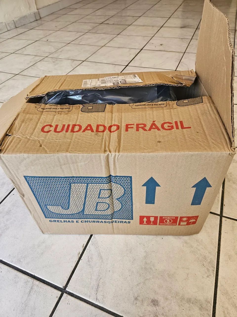 Grelha e Churrasqueira nova na caixa