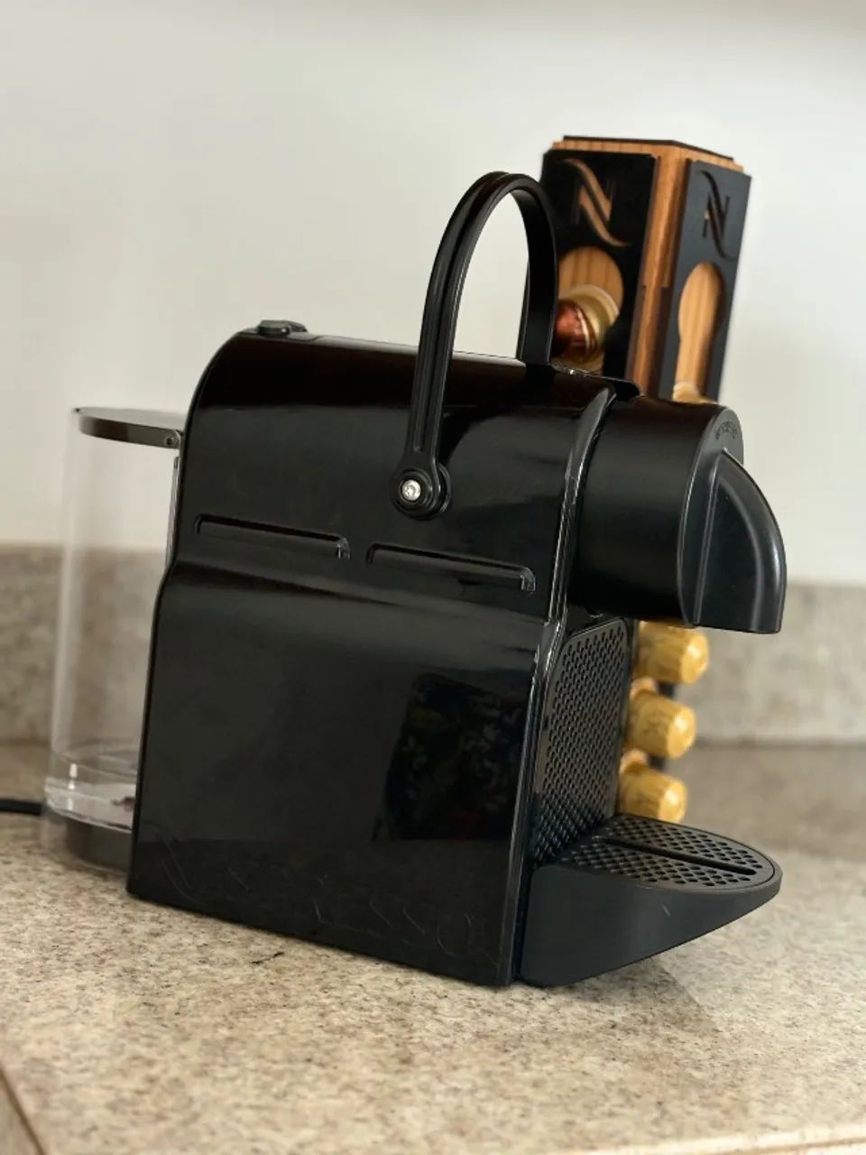 Cafeteira Nespresso + Suporte e 18 Cápsulas - Foto 2