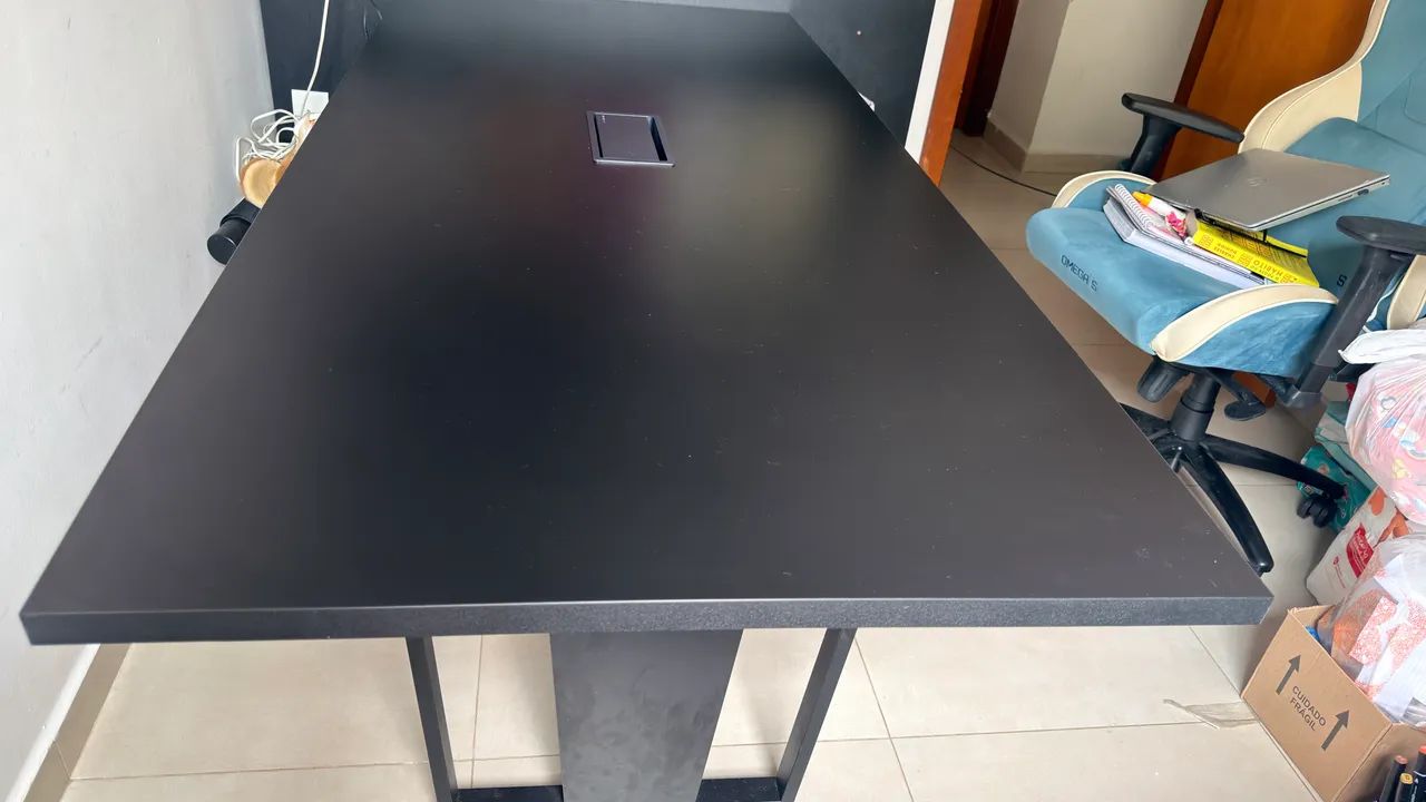 Mesa pés de metal 2M 