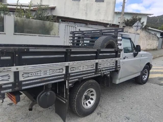 Ford F-1000 1995