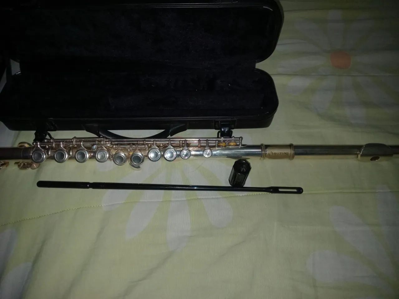 Vendo flauta transversa Suzuki usada - Foto 3