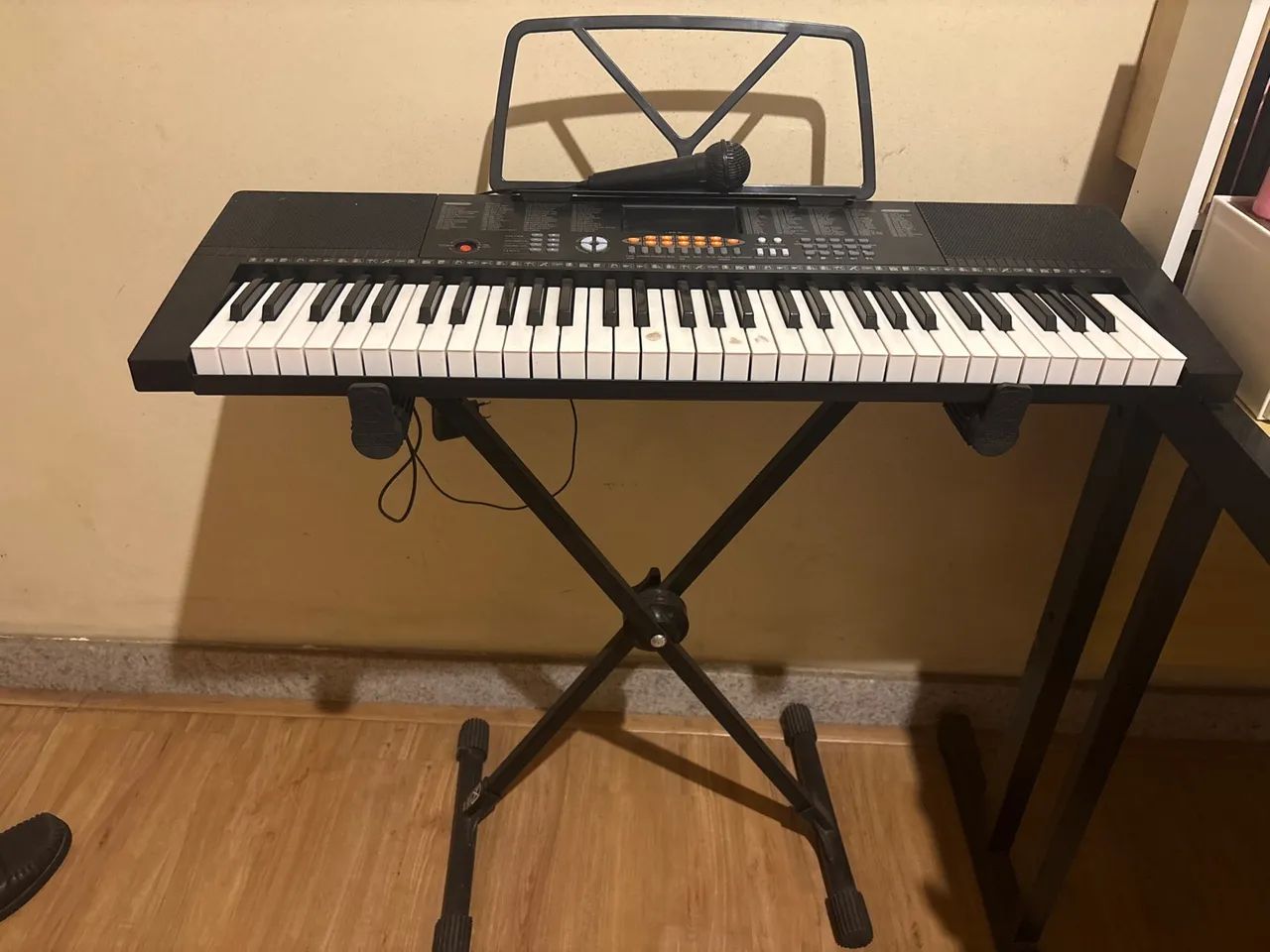 Teclado Eletrônico Musical 61 Teclas com Microfone e Suporte - Foto 4