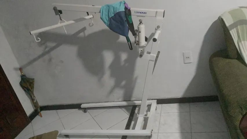 Guincho móvel para paciente acamado