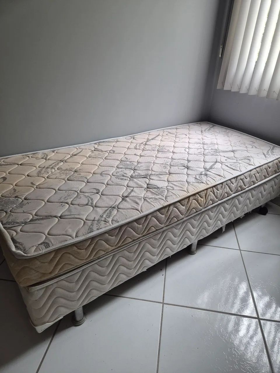 Cama box solteiro com colchão 