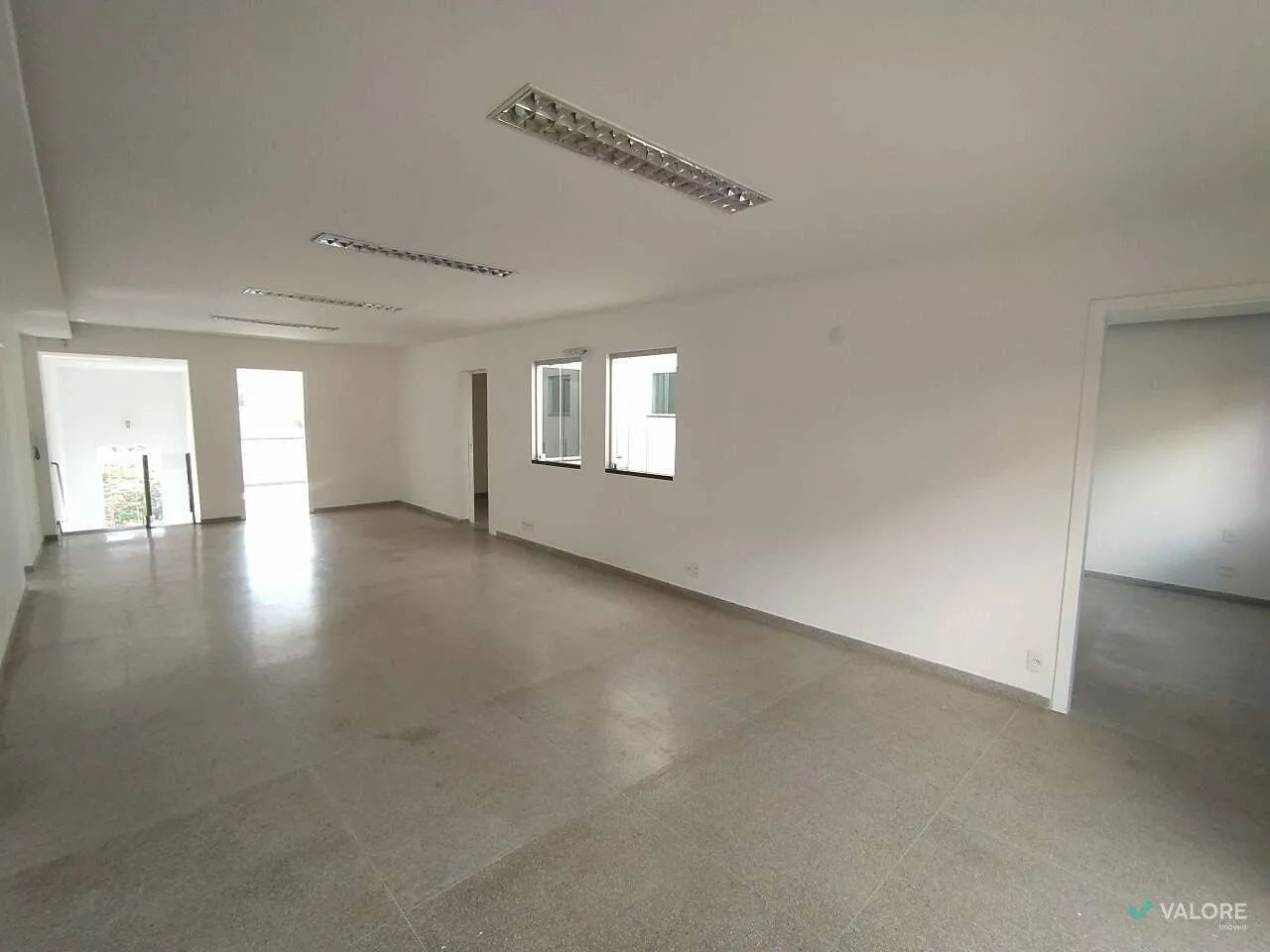 CASA COM 600m² PARA ALUGAR - SION - Foto 3