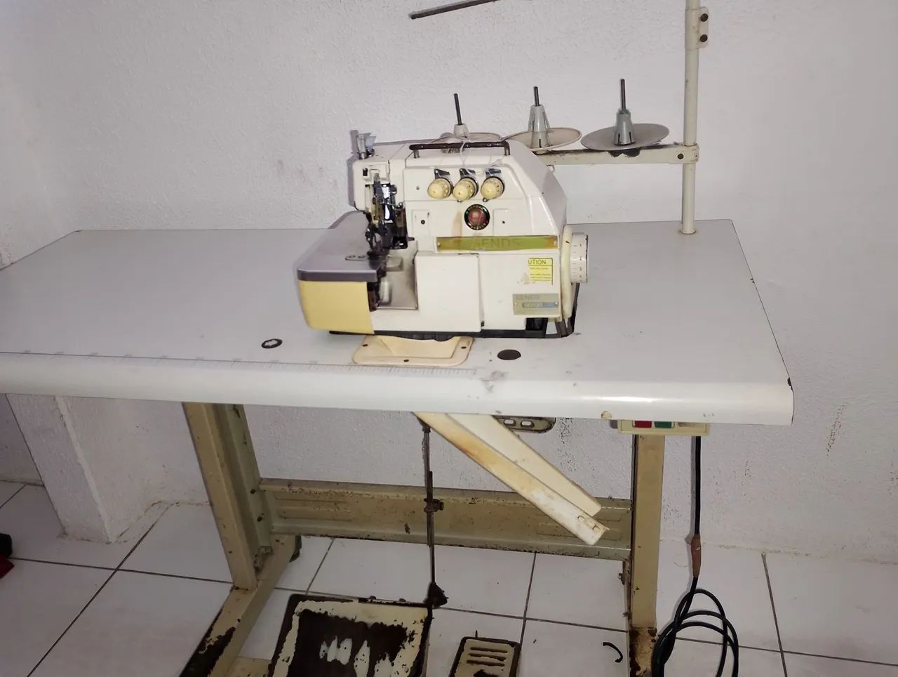 Overlock industrial  - Foto 2