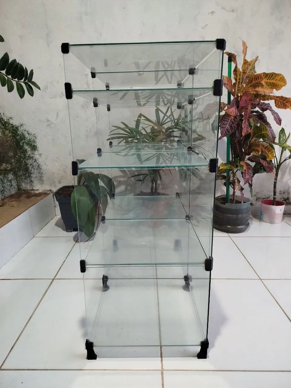 Vendo vitrine de vidro temperado com divisórias - Foto 2