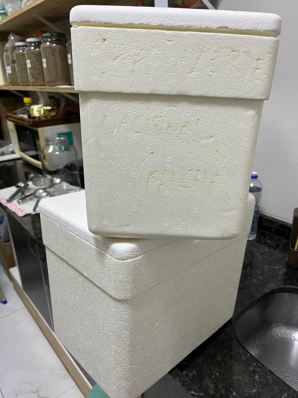 Caixas de Isopor para lojas comerciais 