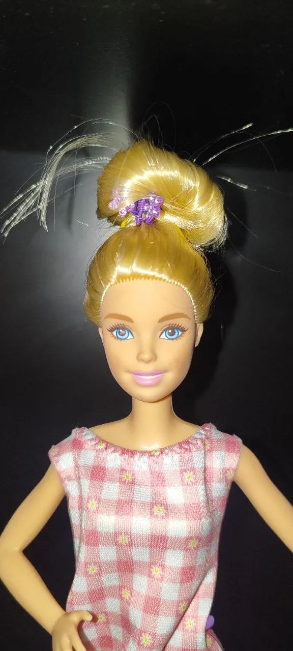 Boneca Barbie com cachorro (perna articulada)  - Foto 4