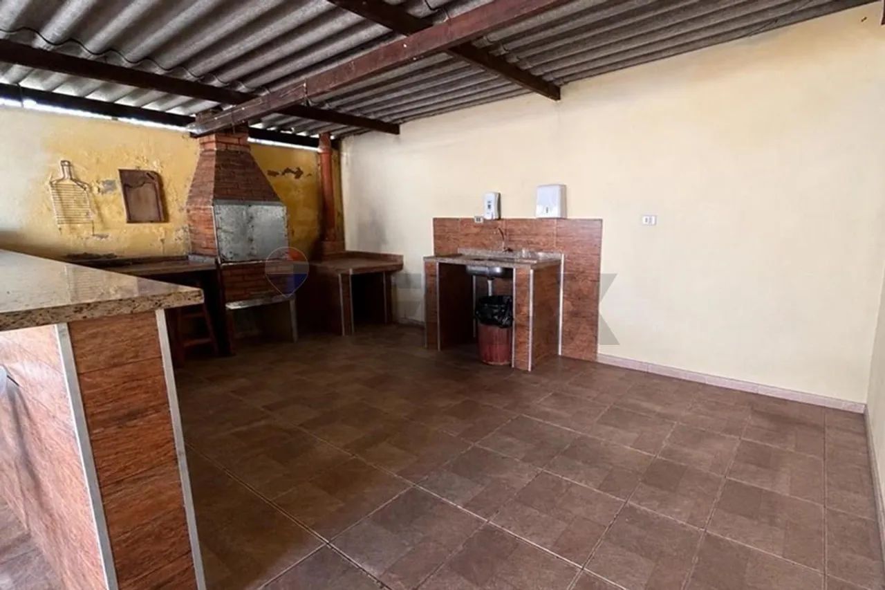 "Casa Ampla com Edícula em Bairro Tranquilo" - Foto 3