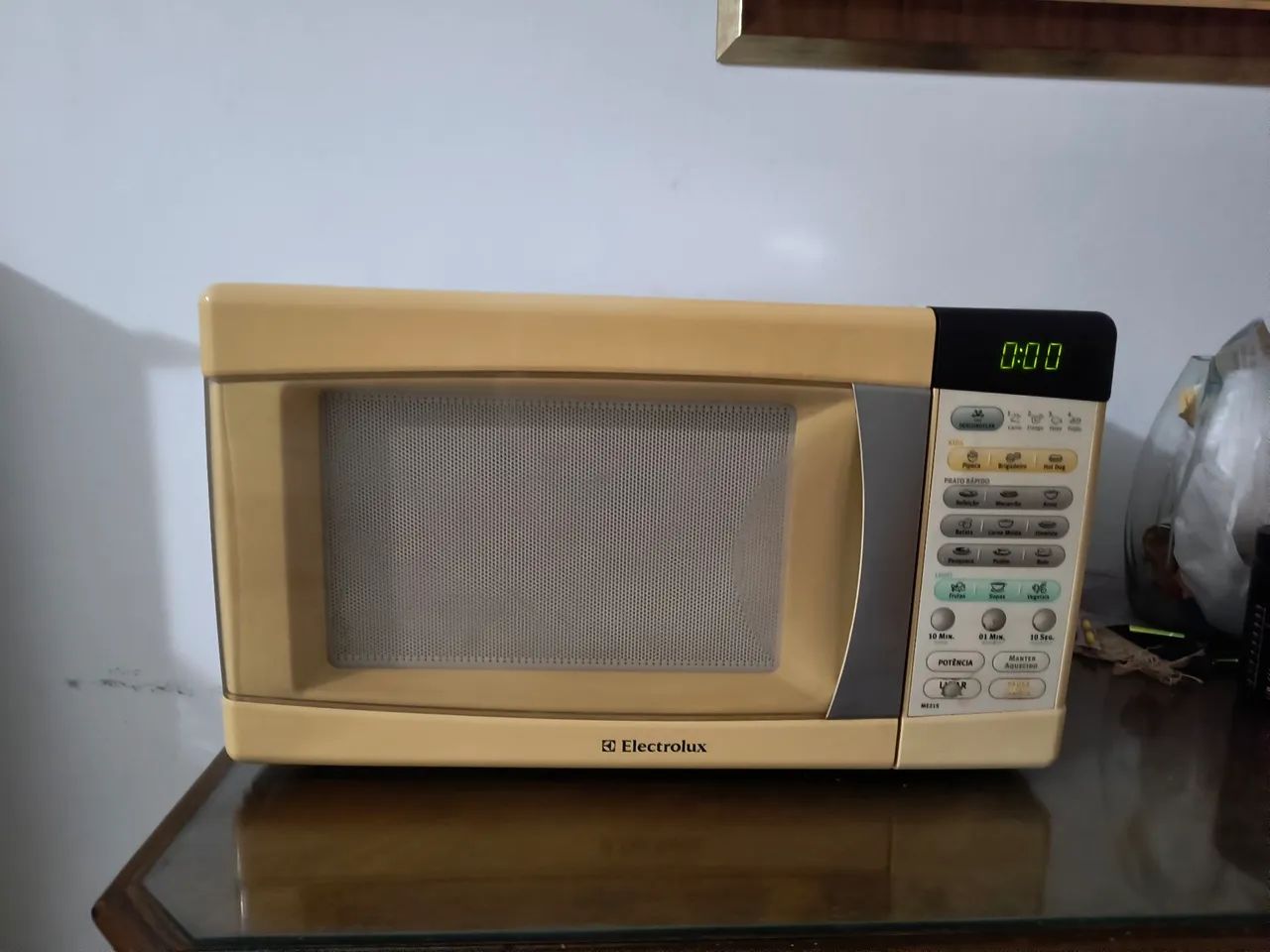 Microondas Electrolux ME21S COM DEFEITO
