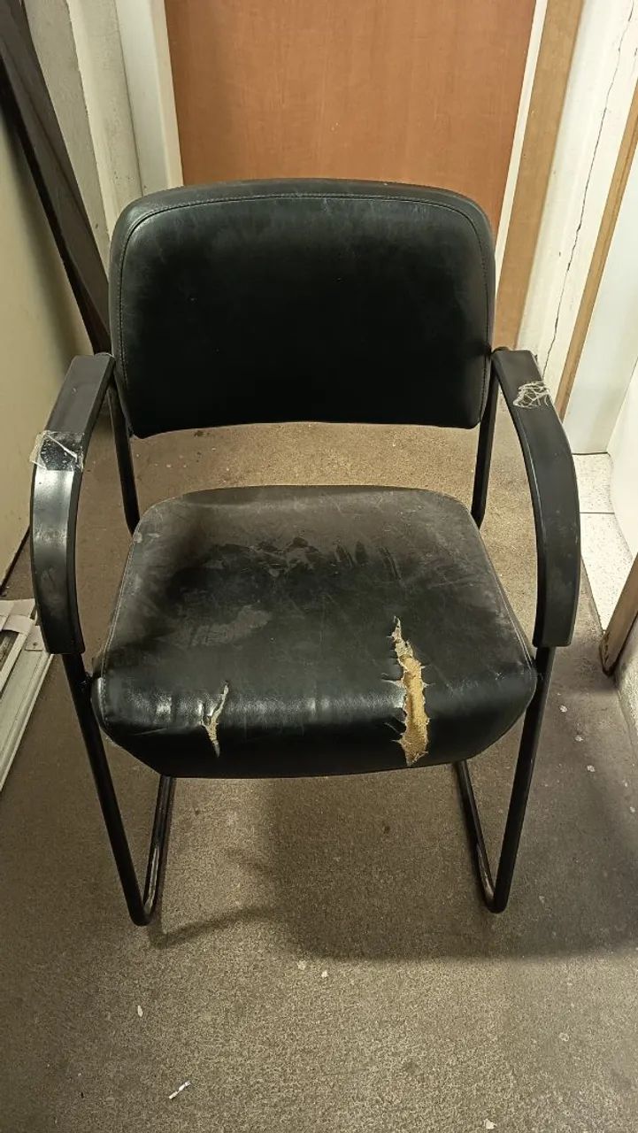 Cadeira para escritório usadas - Foto 3
