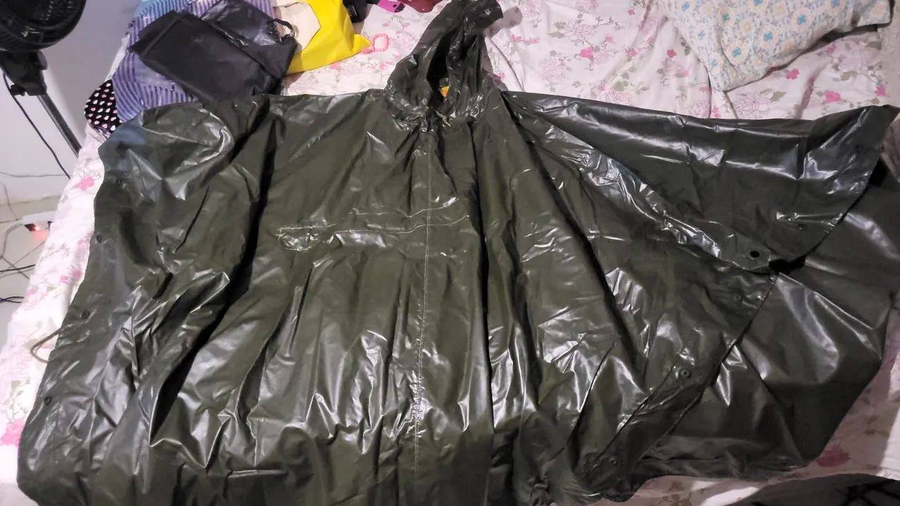 CAPA DE CHUVA DE CAÇA/TRILHA E CAMPING