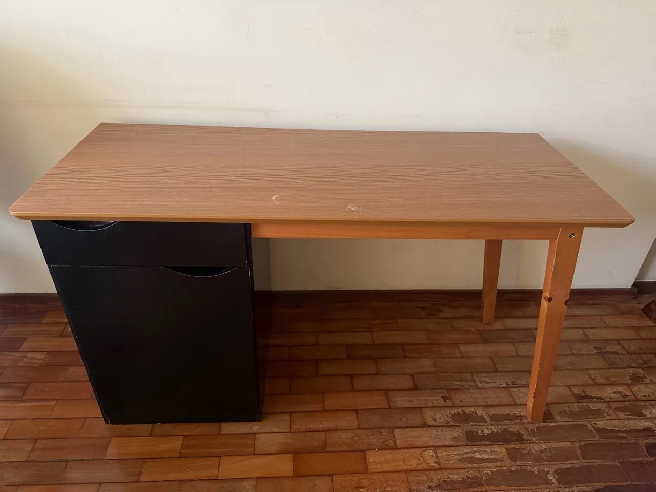 Escrivaninha com cadeira  - Foto 3