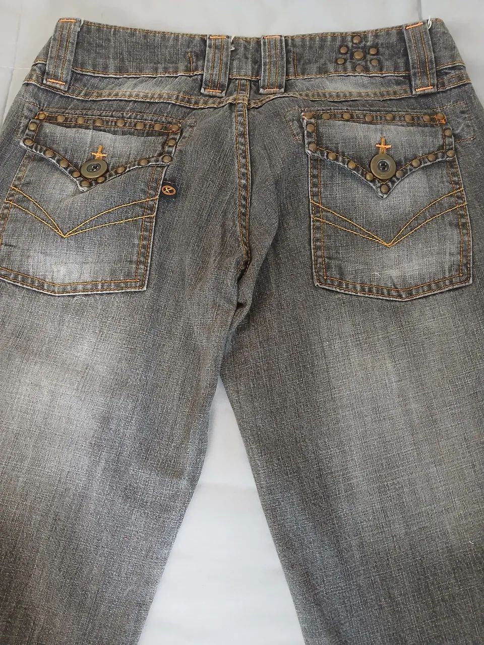 Calça comprida de marca - Foto 2