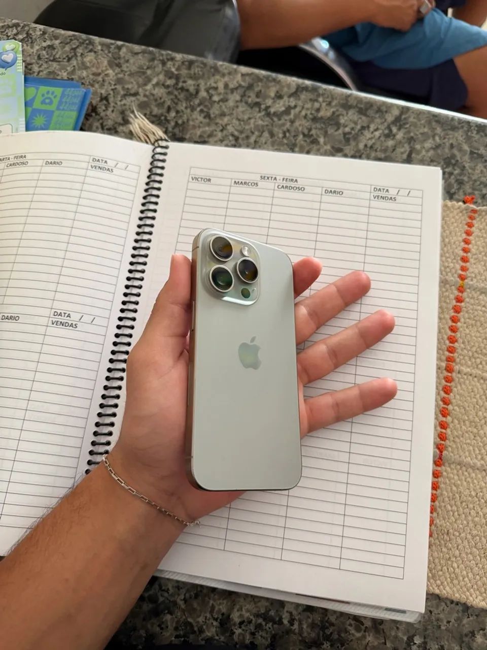 IPhone 15 pro 256gb. - Foto 2