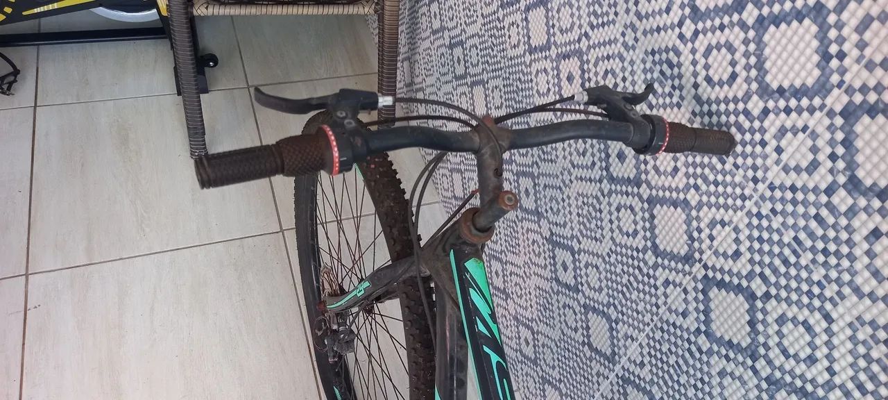 Bicicleta aro 29 pouco tempo de uso