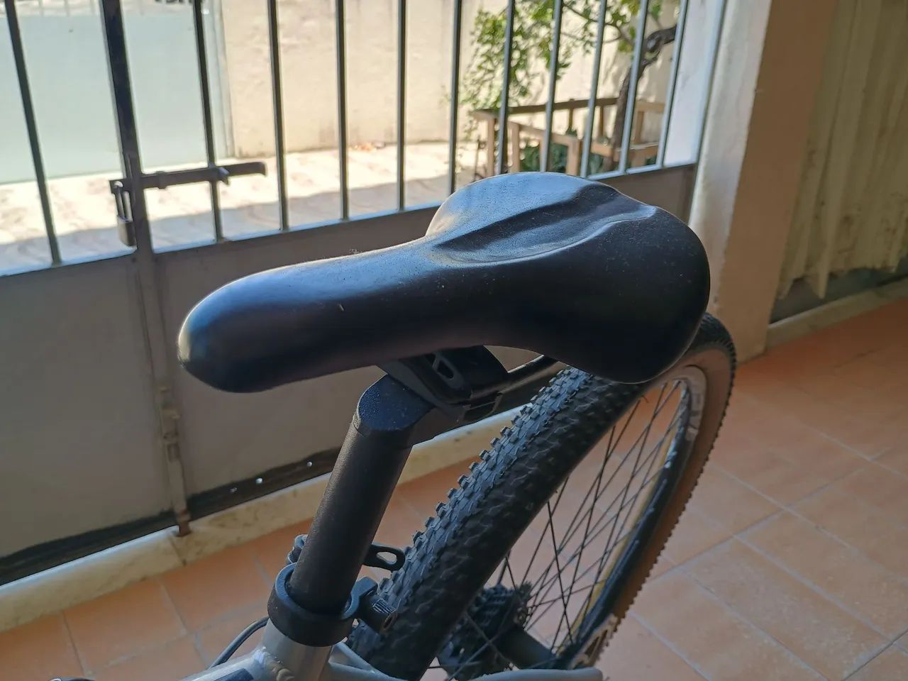 Vende - se bicicleta KSW aro 29