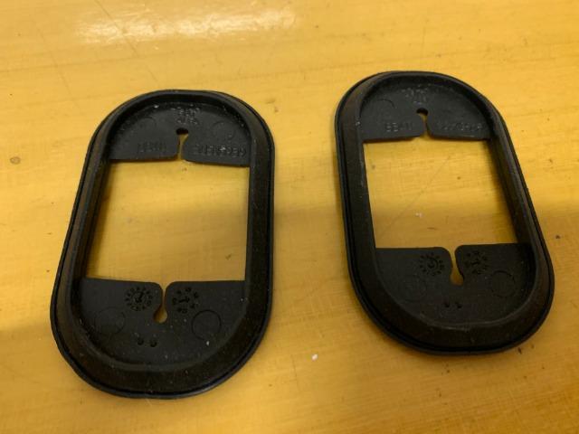 Acabamento borracha limitador de porta jeep renegade original - Foto 5