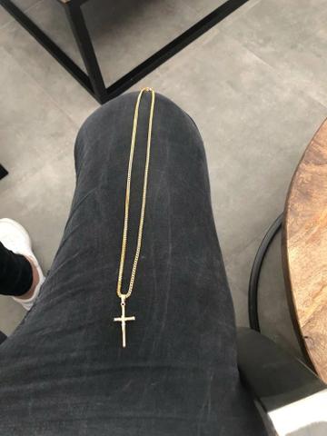 Cordão com crucifixo banhado 10x a ouro 18k
