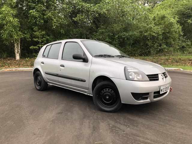 Vende-se clio 2011
