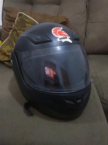 Capacete articulado Robocop