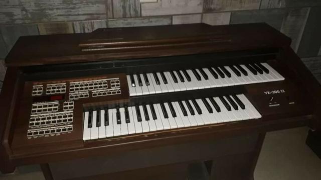 Órgão Tokai Organist YX 300-II