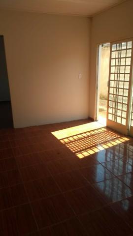 Lindo imóvel residencial amplo com 3 dormitórios ,suíte e sala ampla - Foto 3