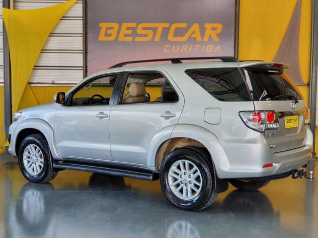 TOYOTA HILUX SW4 SRV 3.0 4X4 7L AUTOMÁTICO - Foto 2